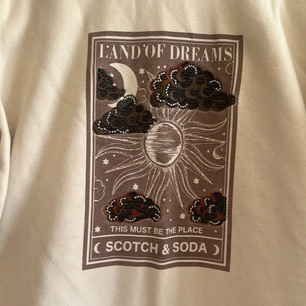 Scotch & Soda Beige Sweatshirt with Earthy Graphic - Picture 2 of 3